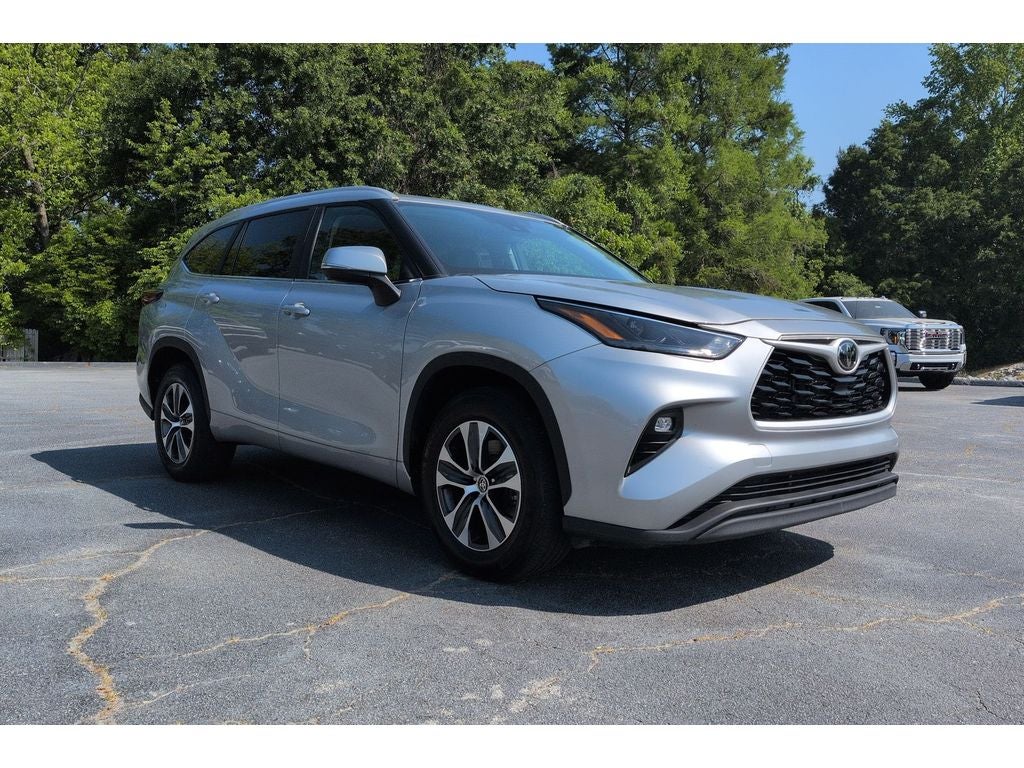 2024 Toyota Highlander LE